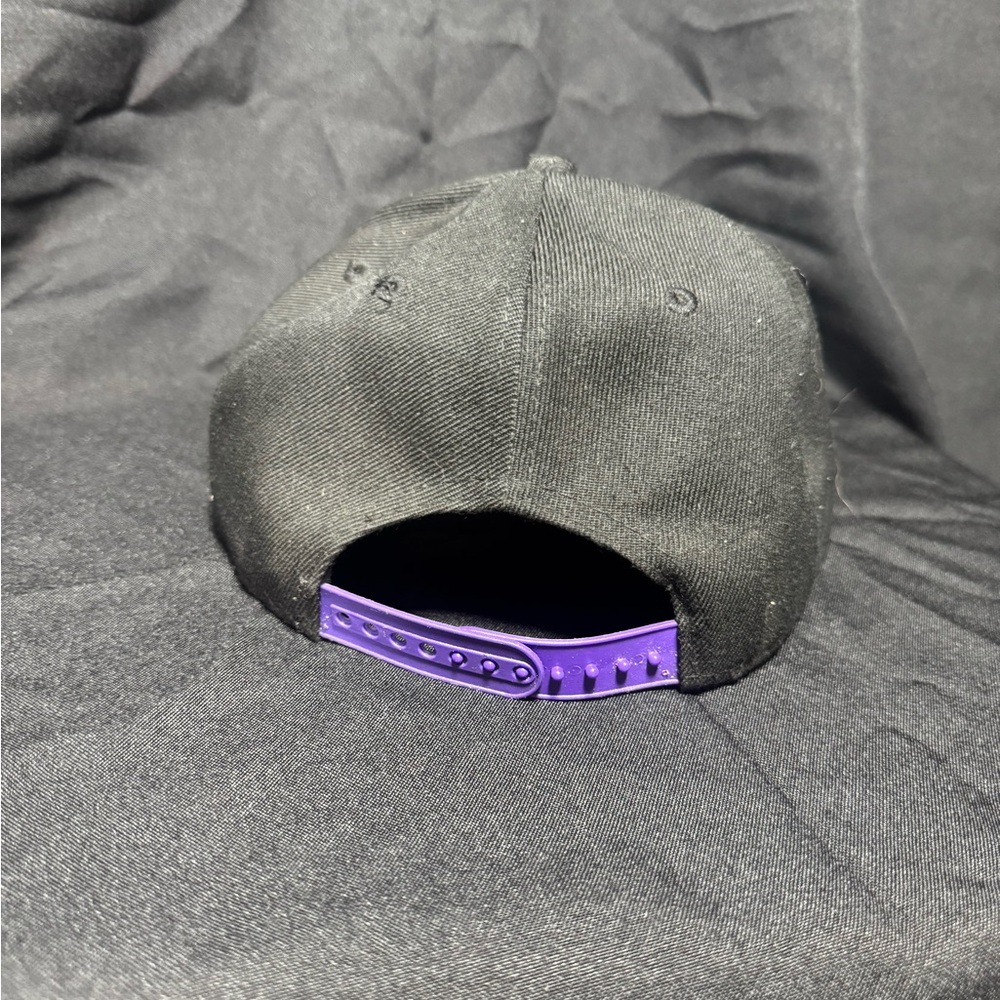 New York Yankee Black and Purple Tropical SnapBack New Era - Picture 4 of 5